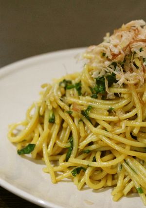 セロリの葉っぱとごま油のかつお節パスタ-レシピのメイン写真