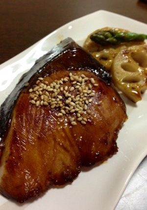 万能ヨシダソースで♫ぶり照り♫-レシピのメイン写真