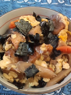 余った煮物でどんぶりランチ♪-レシピのメイン写真