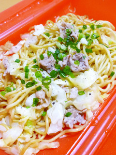 ランチに☆ルクエde塩麹醤油蒸し焼きそば-レシピのメイン写真