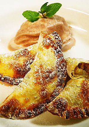 小さなバナナパイのチョコアイス添え♪-レシピのメイン写真