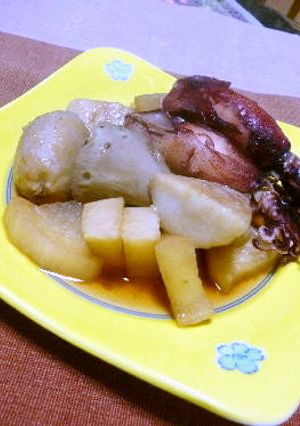 圧力鍋で簡単　里芋と大根とヤリイカの煮物-レシピのメイン写真
