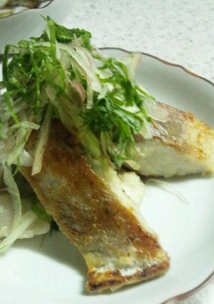 ブリの塩麹漬け焼き、香味野菜のせ-レシピのメイン写真
