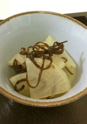 ♪簡単箸休め♪余った大根で塩こんぶ和え-レシピのメイン写真