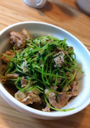 カンタン♪豆苗と豚肉の炒め物-レシピのメイン写真