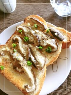 椎茸×塩・レモン・粉チーズのトースト-レシピのメイン写真