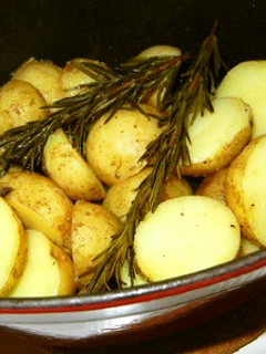 STAUBでジャガイモの蒸し焼き-レシピのメイン写真