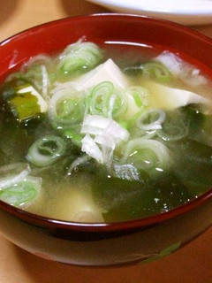 豆腐とわかめの味噌汁-レシピのメイン写真