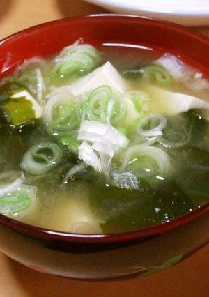 豆腐とわかめの味噌汁-レシピのメイン写真