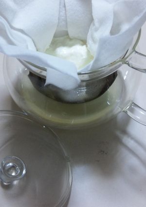 そのまま冷蔵庫へ！簡単ヨーグルトの水切り-レシピのメイン写真