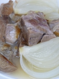 豚すね肉と玉ねぎの白ワイン煮込み-レシピのメイン写真