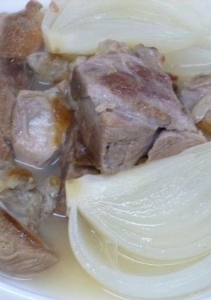 豚すね肉と玉ねぎの白ワイン煮込み-レシピのメイン写真