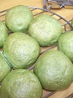 HBで簡単生地作り!プチよもぎパン-レシピのメイン写真