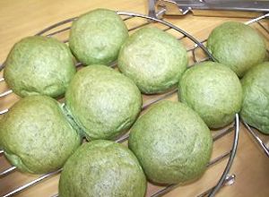 ＨＢで簡単生地作り！プチよもぎパン-レシピのメイン写真
