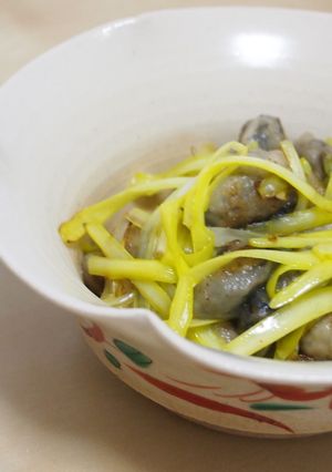 滋養たっぷり☆牡蠣と黄にらのソテー-レシピのメイン写真
