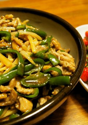 安い豚肉が美味しくなる青椒肉絲-レシピのメイン写真