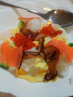 簡単、節約だけど豪華な散らし寿司-レシピのメイン写真