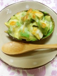 アボカドの柚子胡椒グラタン-レシピのメイン写真