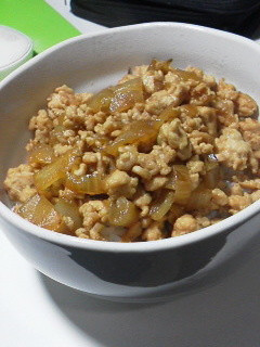 鶏ひきそぼろ丼-レシピのメイン写真