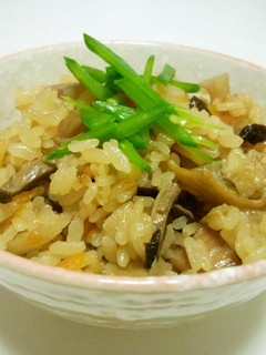 6材の炊き込みご飯-レシピのメイン写真