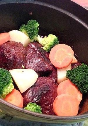 絶品♪STAUBで牛肉の赤ワイン煮-レシピのメイン写真
