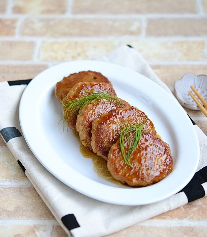 れんこんの甘辛つくね【作りおき】 by 鈴木美鈴 【クックパッド】 簡単