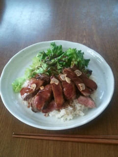 簡単タレのステーキソースでステーキ丼-レシピのメイン写真
