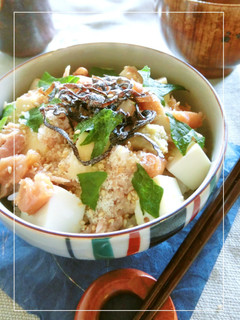 *お手軽ランチ*梅・ツナ・豆腐・塩昆布丼-レシピのメイン写真