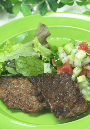 クジラ肉の野菜たっぷりサラダ-レシピのメイン写真