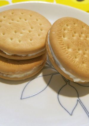 クリチ&マリーで♡お手軽ビスケットサンド-レシピのメイン写真