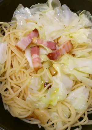 ベーコンとキャベツの辛ペペロンチーノ!-レシピのメイン写真