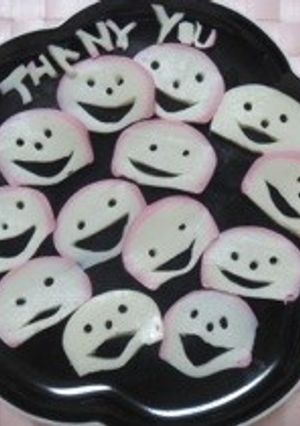 お弁当に笑う！ニコっかまぼこ飾り切り-レシピのメイン写真