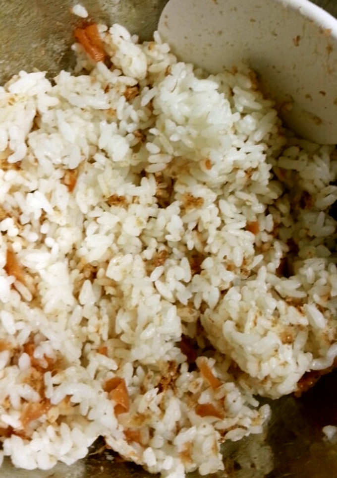 簡単美味！出汁後の鰹節と梅干しの混ぜご飯-レシピのメイン写真