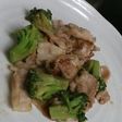 お手軽☆豚肉とブロッコリーの塩麹炒め♪