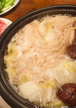 お肉もスープも最高！塩麹豚しゃぶしゃぶ-レシピのメイン写真