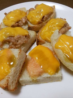 イングリッシュマフィンでホットカナッペ風-レシピのメイン写真