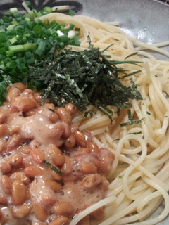 かんたん!梅納豆パスタ-レシピのメイン写真