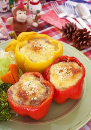Xmasに☆パプリカ肉詰め！-レシピのメイン写真