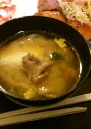 彼に好評。鶏と玉子の親子お味噌汁-レシピのメイン写真