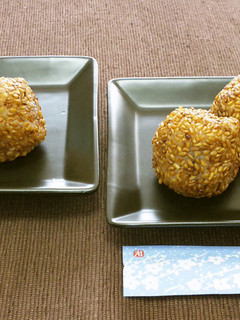 Wごまで作る 簡単ごま揚げ団子-レシピのメイン写真