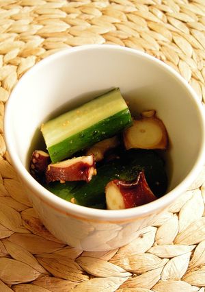 胡瓜の漬け物と蛸のニンニクしょうゆ和え-レシピのメイン写真