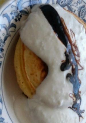 ミキプルーンとヨーグルトのホットケーキ-レシピのメイン写真