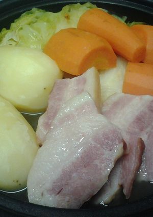 タジン鍋で厚切りベーコンのポトフ-レシピのメイン写真