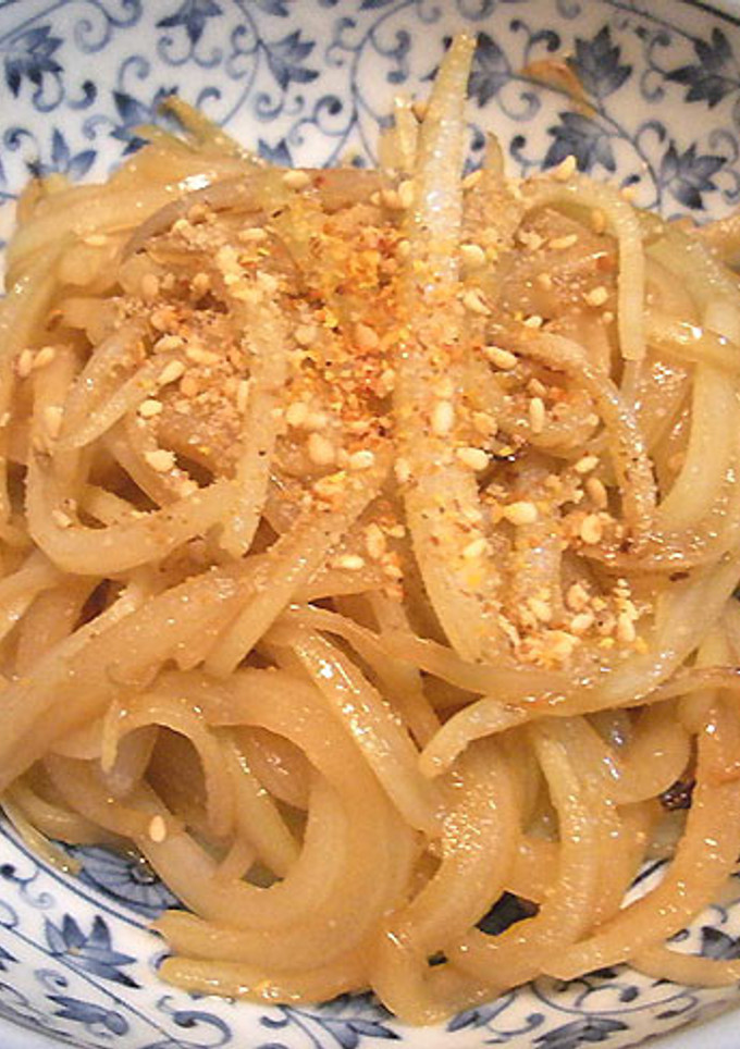 シャキシャキ玉ねぎと大根の皮のキンピラ♪-レシピのメイン写真