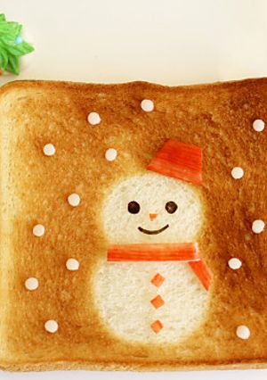 クリスマスに♪簡単！雪だるまのトースト-レシピのメイン写真