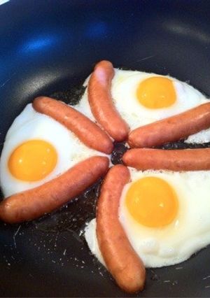 上手に分割☆3人分☆目玉焼き-レシピのメイン写真