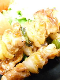 焼き肉のたれで市販の焼き鳥をおいしく-レシピのメイン写真