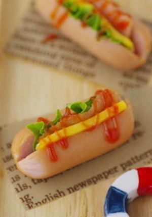 ソーセージのミニホッドドッグ(キャラ弁）-レシピのメイン写真