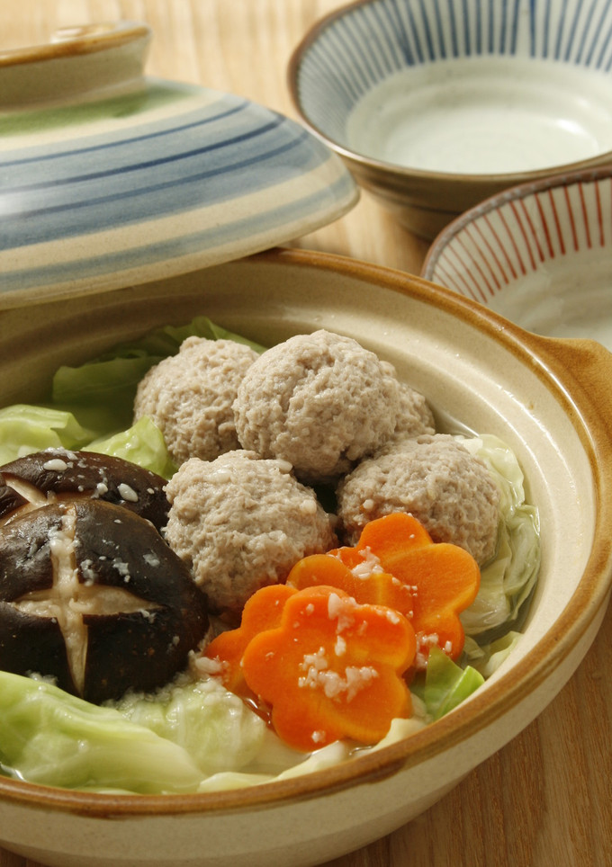 しょうゆ糀×白だしのほっこり肉団子鍋♪-レシピのメイン写真