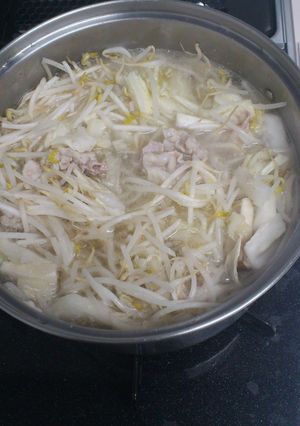 白菜×豚肉の黄金コンビ！中華風鍋-レシピのメイン写真